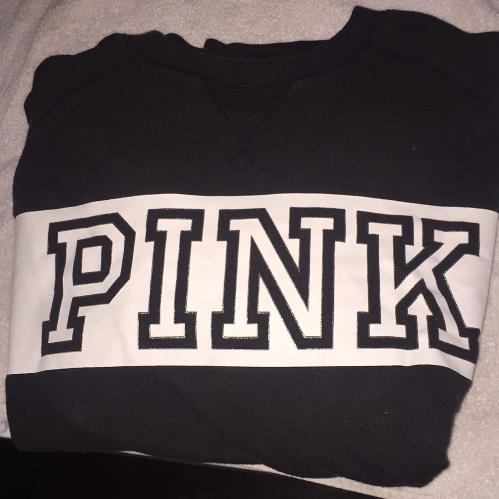 VS pink crew neck